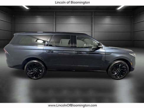 Certified 2025 Lincoln Navigator L Reserve w/ Jet Appearance Package AWD/4WD image 9