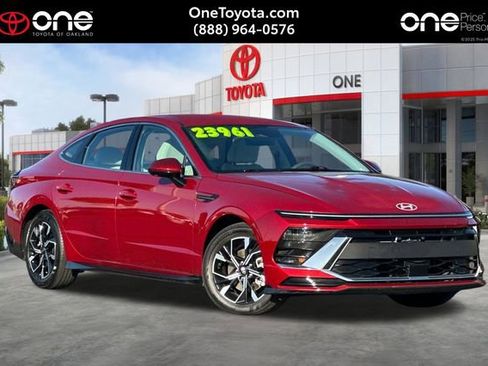 Used 2025 Hyundai Sonata SEL FWD image 1