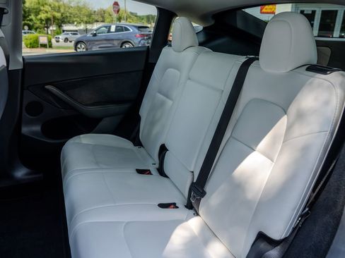 Used 2023 Tesla Model Y Performance image 18