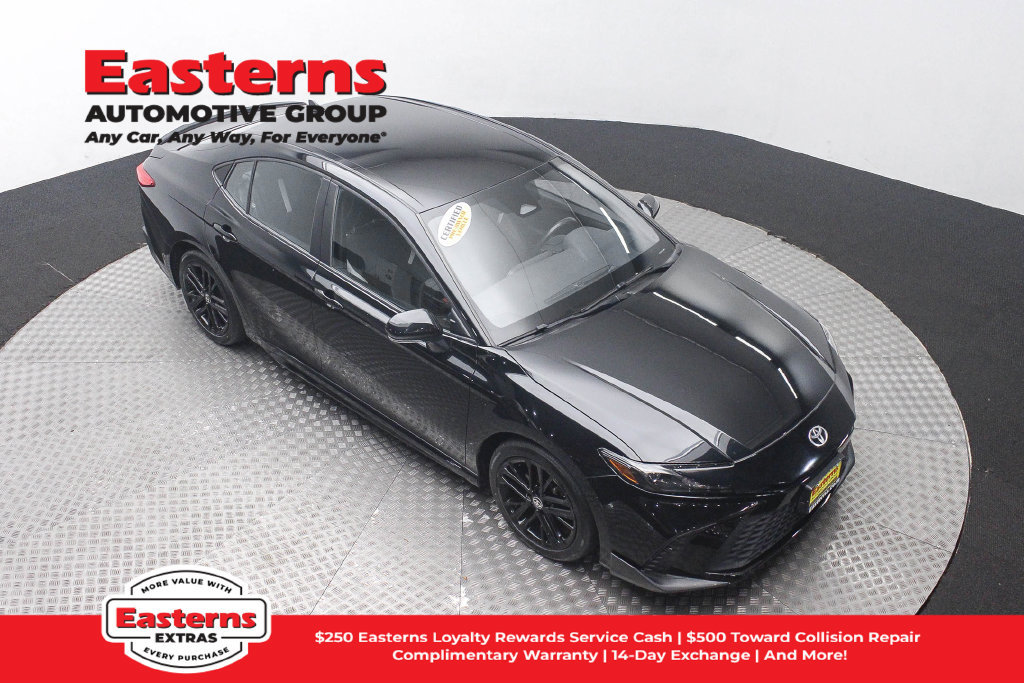 Used 2025 Toyota Camry SE FWD image 4