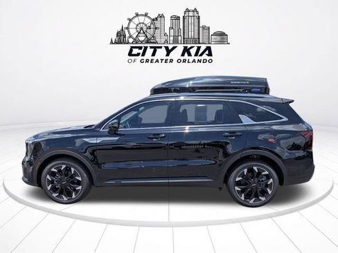 Used 2025 Kia Sorento EX FWD image 2