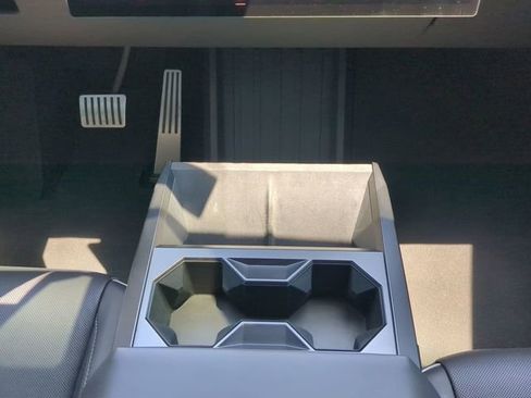 Used 2024 Tesla Cybertruck AWD Crew Cab image 20