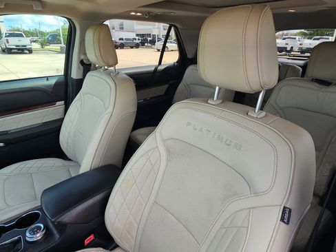 Used 2019 Ford Explorer Platinum AWD/4WD image 15