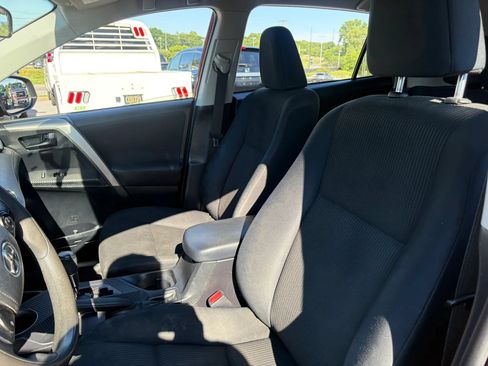 Used 2015 Toyota RAV4 LE AWD/4WD image 32