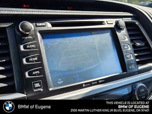 Used 2018 Toyota Highlander Limited Platinum AWD/4WD image 28