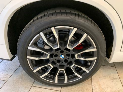 Used 2024 BMW X5 xDrive40i w/ M Sport Package AWD/4WD image 11