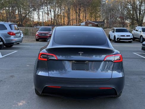 Used 2022 Tesla Model Y Long Range image 6
