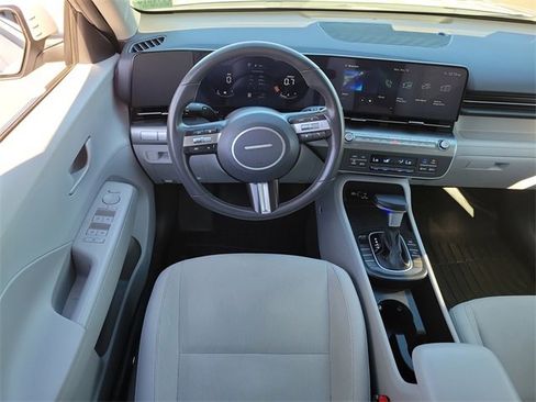 Used 2024 Hyundai Kona SEL image 7