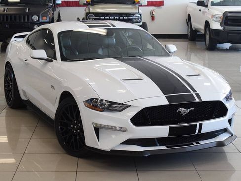 Used 2022 Ford Mustang GT Premium w/ GT Performance Package RWD image 2