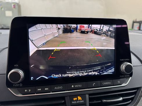 Used 2025 Nissan Altima 2.5 SV FWD image 20