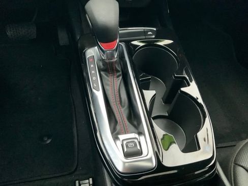 Used 2024 Chevrolet Trax RS w/ Sunroof Package image 24