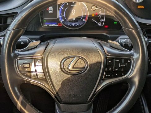 Used 2022 Lexus ES 350 w/ Premium Package image 12