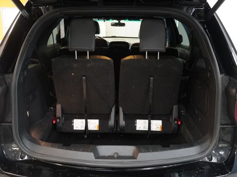 Used 2017 Ford Explorer XLT w/ Equipment Group 202A AWD/4WD image 12