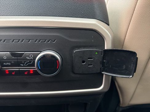 Used 2024 Ford Expedition Max Limited image 27