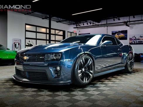 Used 2014 Chevrolet Camaro ZL1 RWD image 9