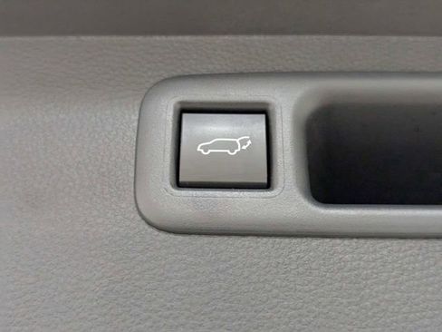 Used 2025 Toyota Highlander XSE image 30