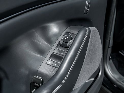 Used 2022 Ford Mustang Mach-E Select image 19