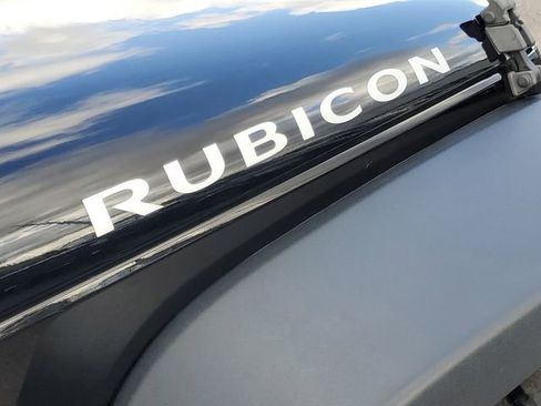 Used 2015 Jeep Wrangler Unlimited Rubicon w/ Connectivity Group image 9