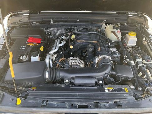 Certified 2024 Jeep Gladiator Sport AWD/4WD image 35