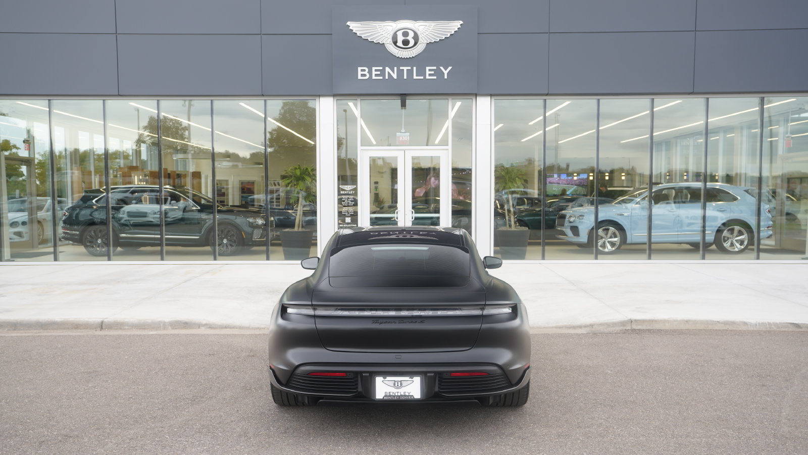 Used 2022 Porsche Taycan Turbo S AWD/4WD image 15