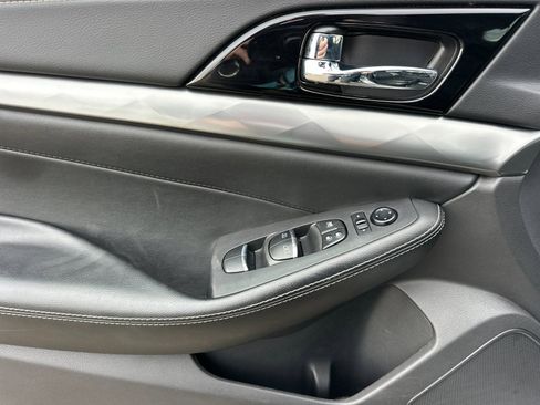 Used 2022 Nissan Maxima SV w/ Floor Mat Group image 11