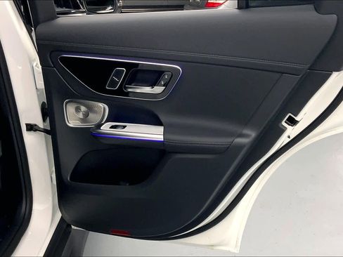New 2026 Mercedes-Benz GLC 300 image 13