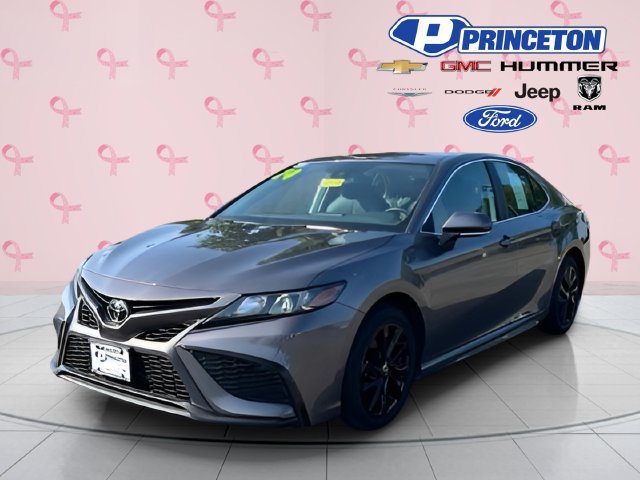 Used 2024 Toyota Camry SE FWD image 3