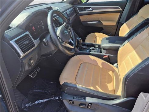 Used 2023 Volkswagen Atlas Cross Sport SEL Premium R-Line AWD/4WD image 17