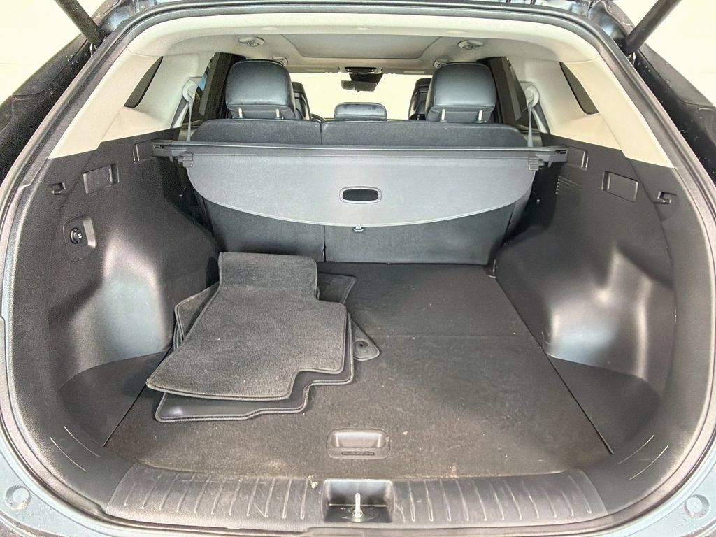 Used 2025 Kia Sportage EX w/ Premium Package FWD image 29