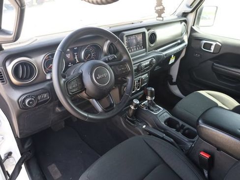 Used 2021 Jeep Wrangler Unlimited Sport AWD/4WD image 10