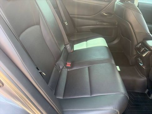 Used 2019 Lexus ES 300h w/ Premium Package FWD image 15
