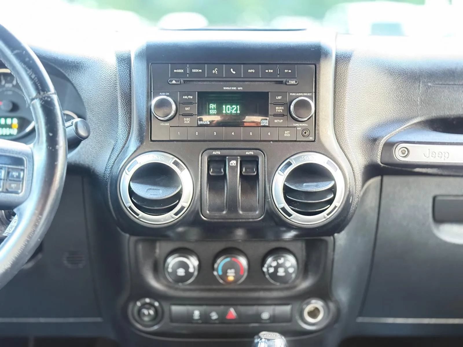 Used 2011 Jeep Wrangler Sahara w/ Connectivity Group AWD/4WD image 20
