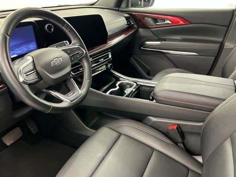 Used 2025 Chevrolet Traverse Z71 AWD/4WD image 16