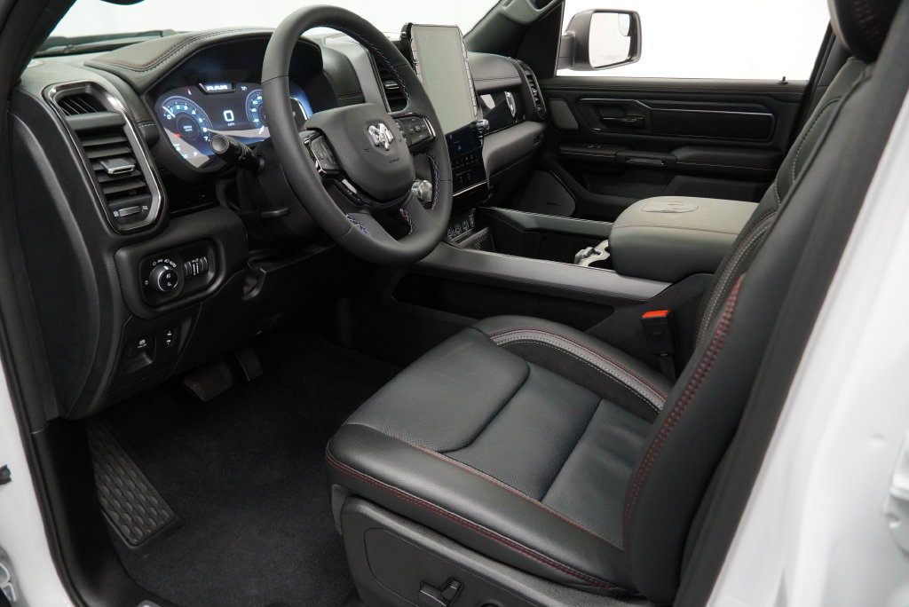 Used 2026 RAM 1500 Laramie AWD/4WD image 23