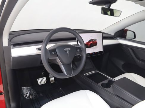 Used 2023 Tesla Model Y Performance image 27