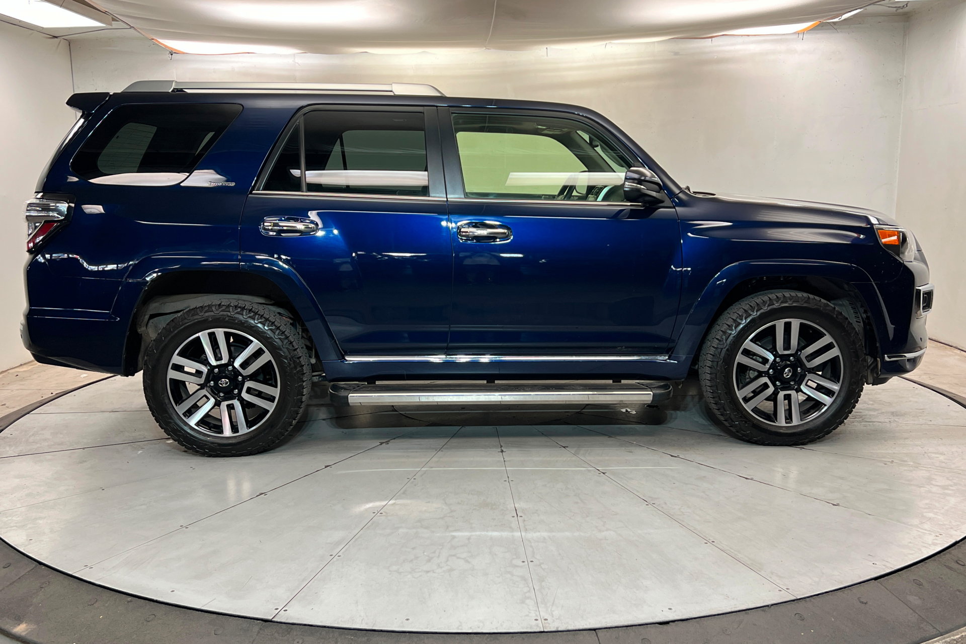 Used 2023 Toyota 4Runner Limited AWD/4WD image 7