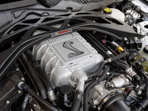 Used 2022 Ford Mustang Shelby GT500 w/ Technology Package RWD image 62