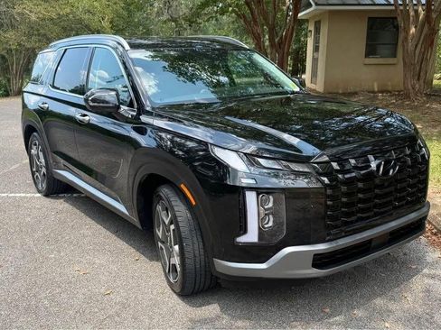 Used 2024 Hyundai Palisade SEL w/ Premium Package FWD image 2