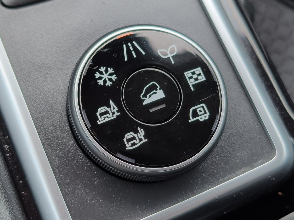 Used 2024 Nissan Pathfinder SV AWD/4WD image 45
