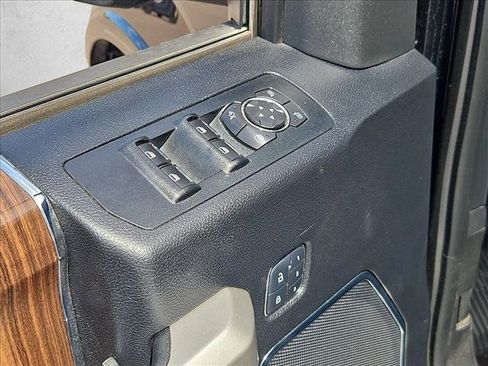 Used 2017 Ford F150 Lariat w/ Equipment Group 502A Luxury AWD/4WD image 7