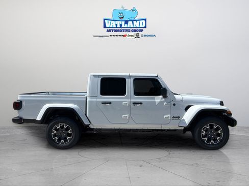 New 2026 Jeep Gladiator Sport AWD/4WD image 8