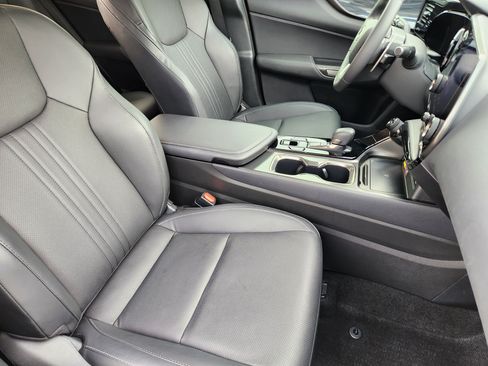 Used 2025 Lexus NX 250 FWD w/ Towing Package (2000 Lbs) image 6