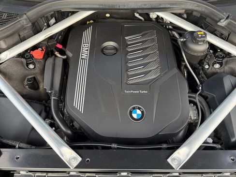 Used 2019 BMW X7 xDrive40i w/ Premium Package AWD/4WD image 39
