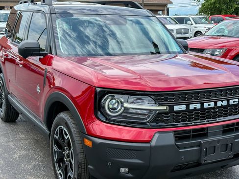Used 2025 Ford Bronco Sport Outer Banks w/ Outer Banks Tech Package+ AWD/4WD image 3