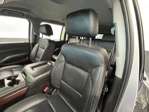 Used 2019 GMC Yukon XL SLE w/ Convenience Package image 11