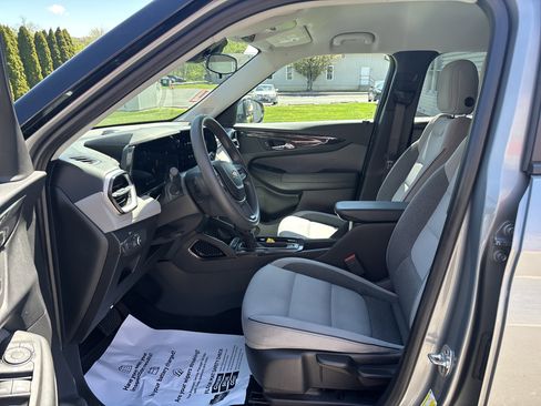 Used 2025 Chevrolet TrailBlazer LT AWD/4WD image 13