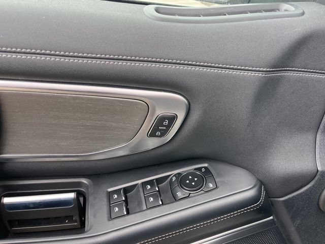 Used 2025 Ford Expedition Platinum AWD/4WD image 18