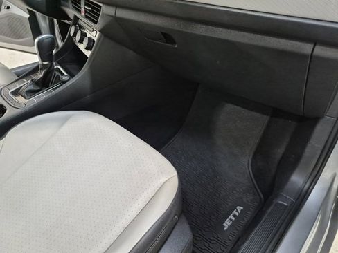 Used 2019 Volkswagen Jetta R-Line w/ R-Line Cold Weather Package FWD image 28
