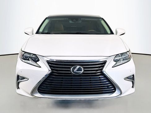 Used 2018 Lexus ES 350 w/ Luxury Package w/Wood Trim FWD image 2