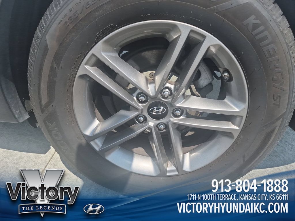Used 2017 Hyundai Santa Fe Sport FWD image 25